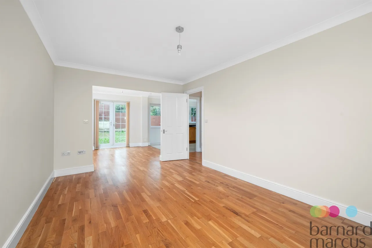 Amber Close, County Gate, EN5, photo 2