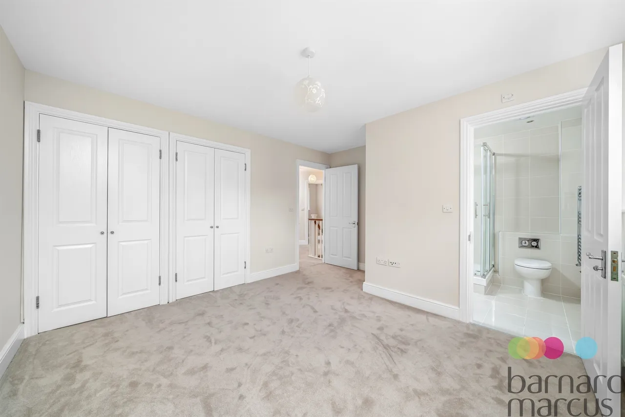 Amber Close, County Gate, EN5, photo 5