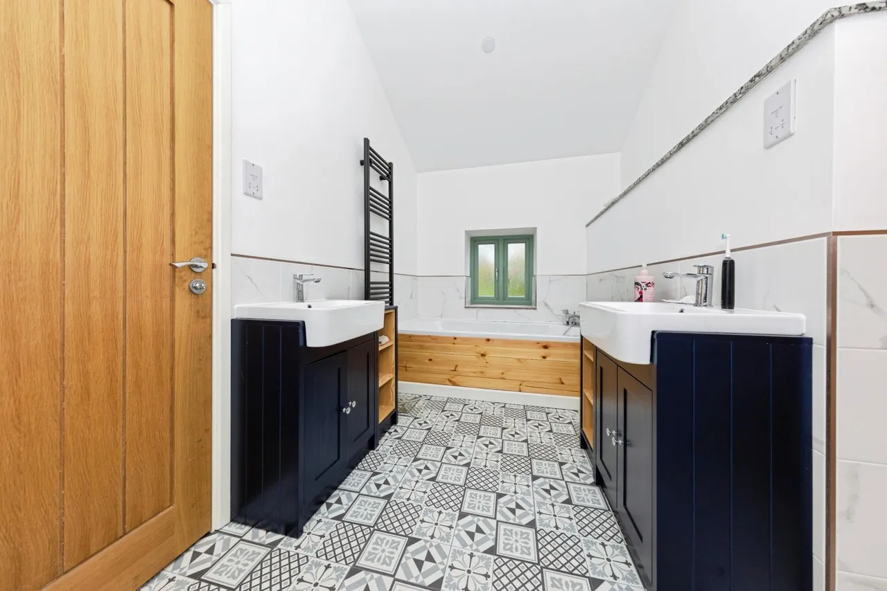 Broadlay, Ferryside, SA17, photo 16