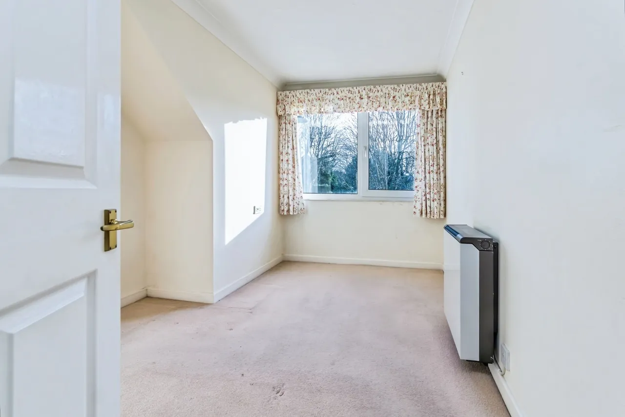 Beechwood Gardens, Caterham, Surrey, CR3, photo 6