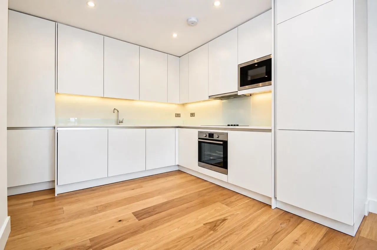 Plumbers Row, Aldgate, E1, photo 5