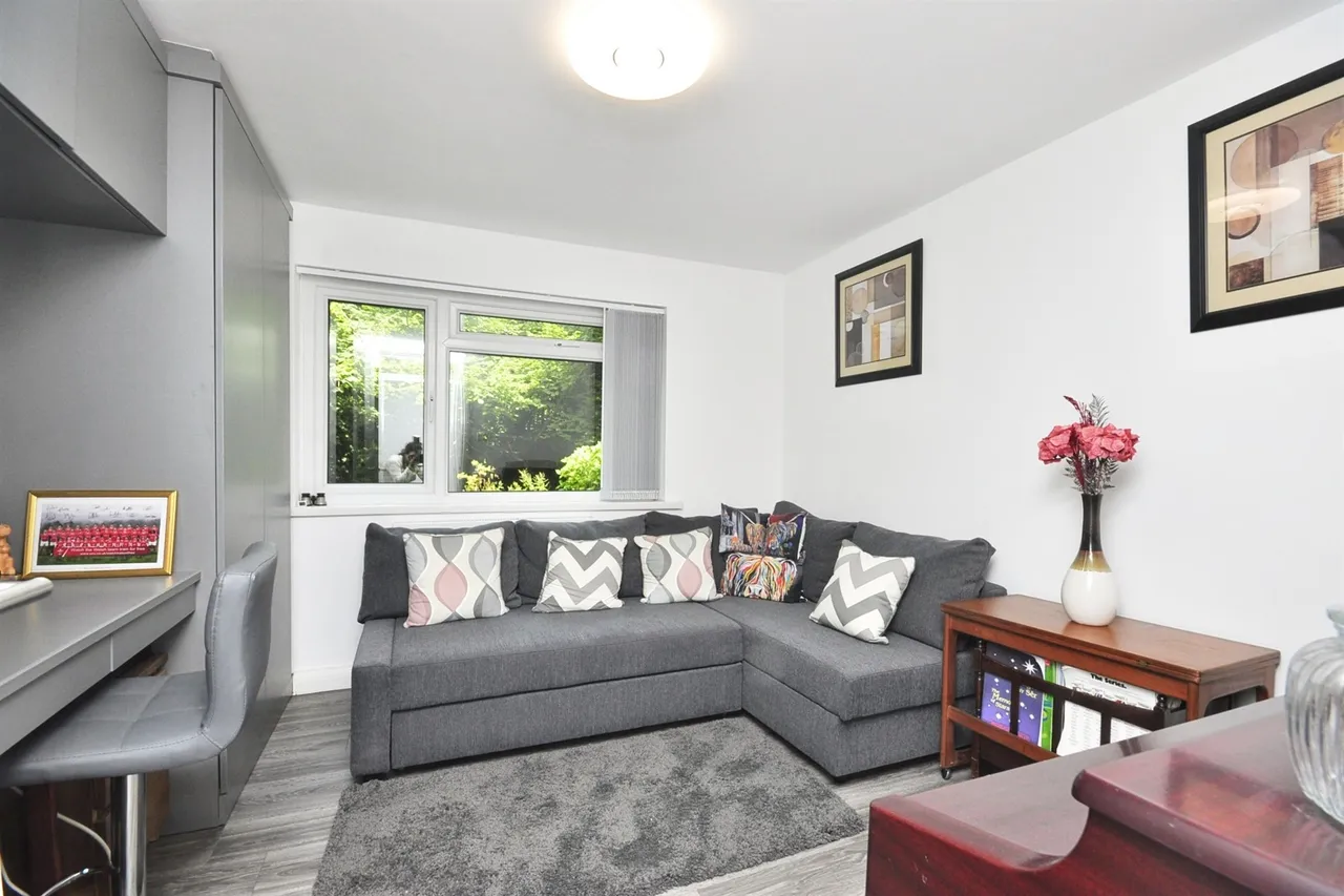 Woodside Court Cardiff, CF14, photo 7