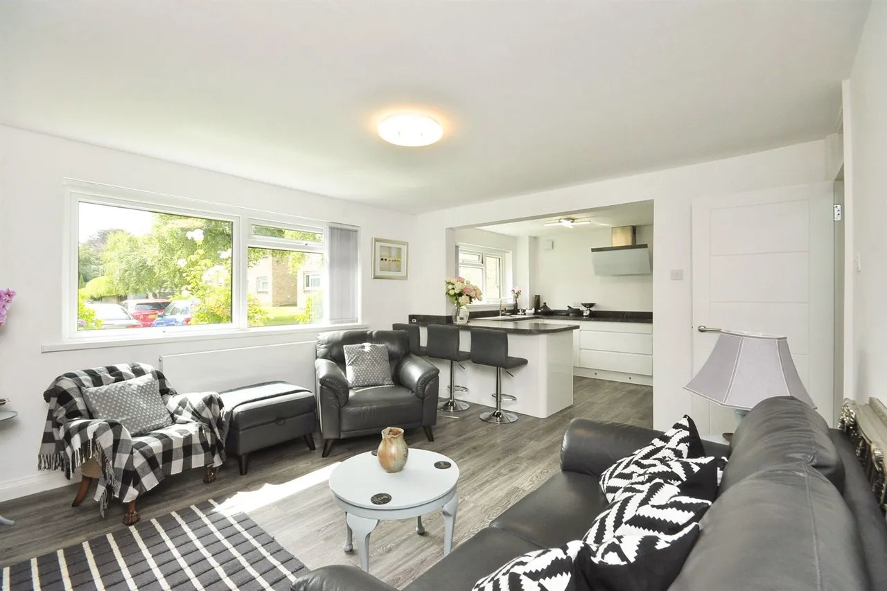 Woodside Court Cardiff, CF14, photo 4