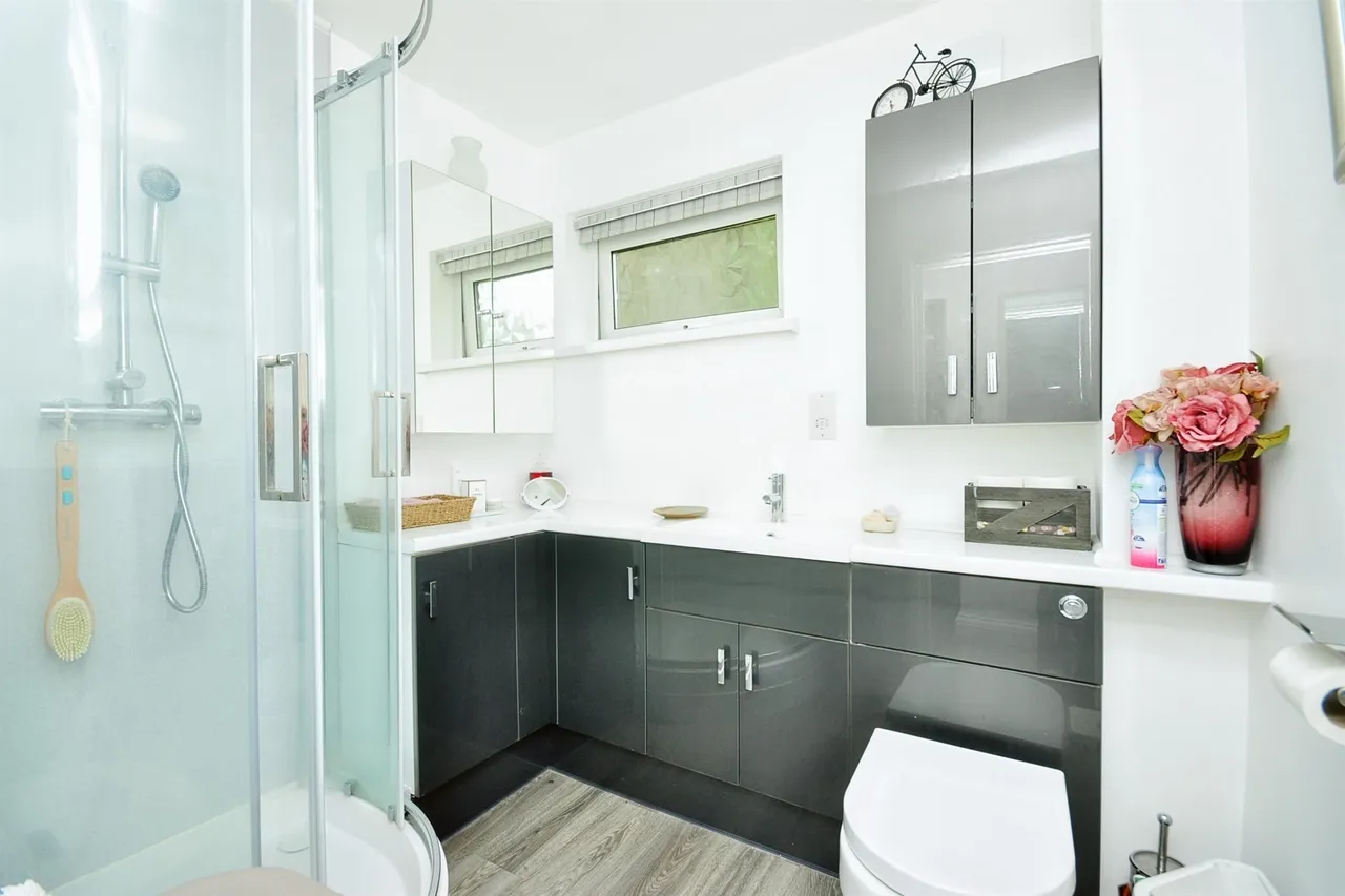 Woodside Court Cardiff, CF14, photo 5