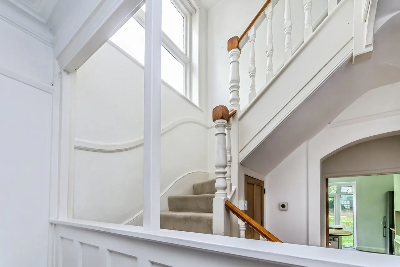 Brighton Road, Purley, CR8, photo 9