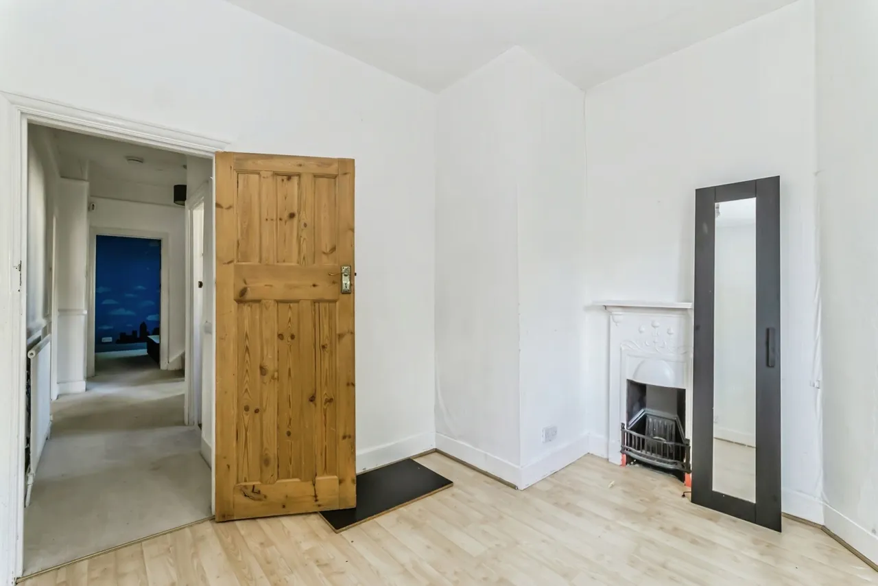 Brighton Road, Purley, CR8, photo 20