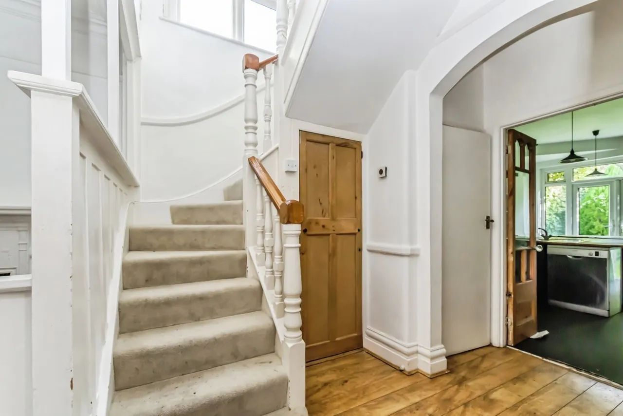 Brighton Road, Purley, CR8, photo 12