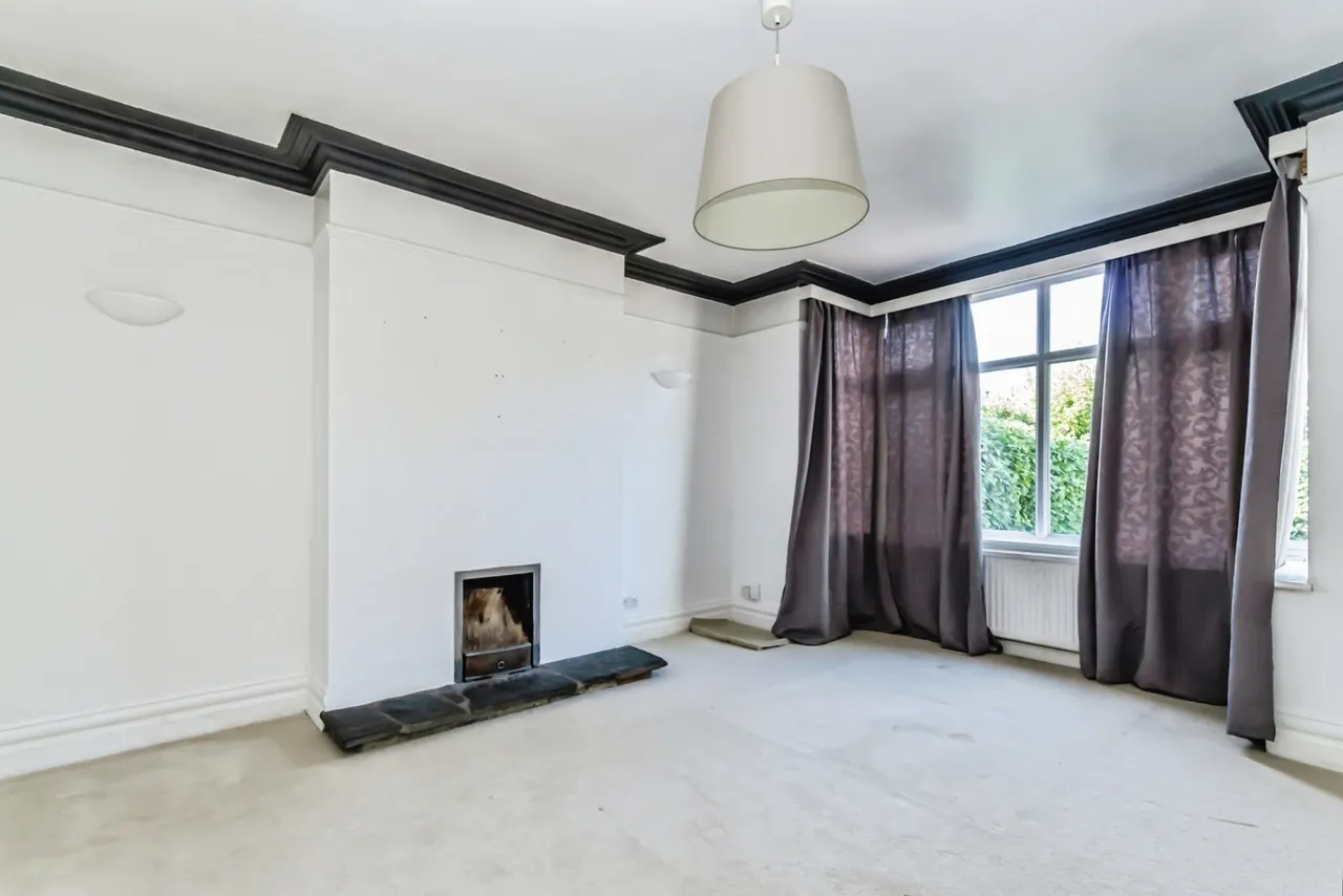 Brighton Road, Purley, CR8, photo 2