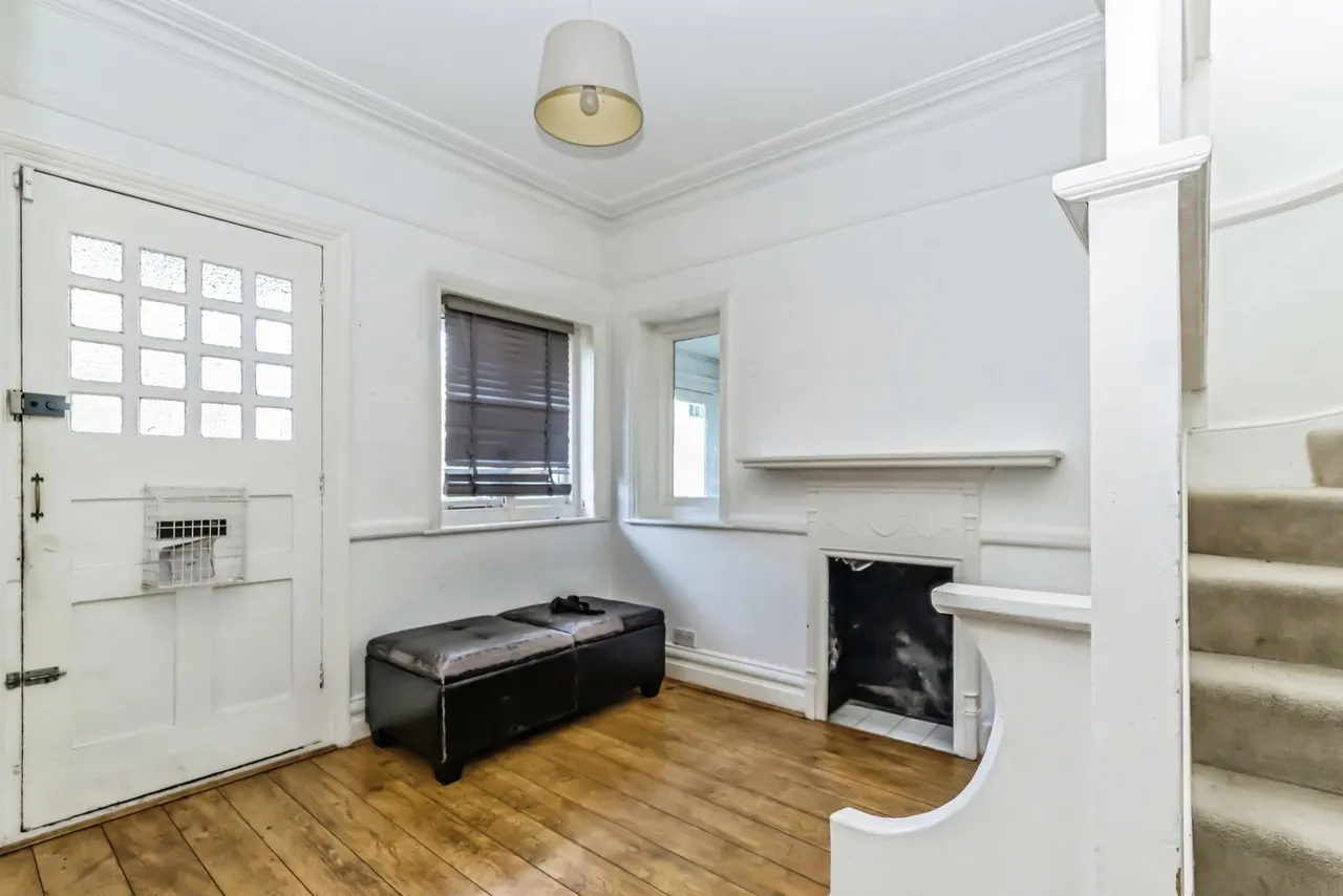 Brighton Road, Purley, CR8, photo 11