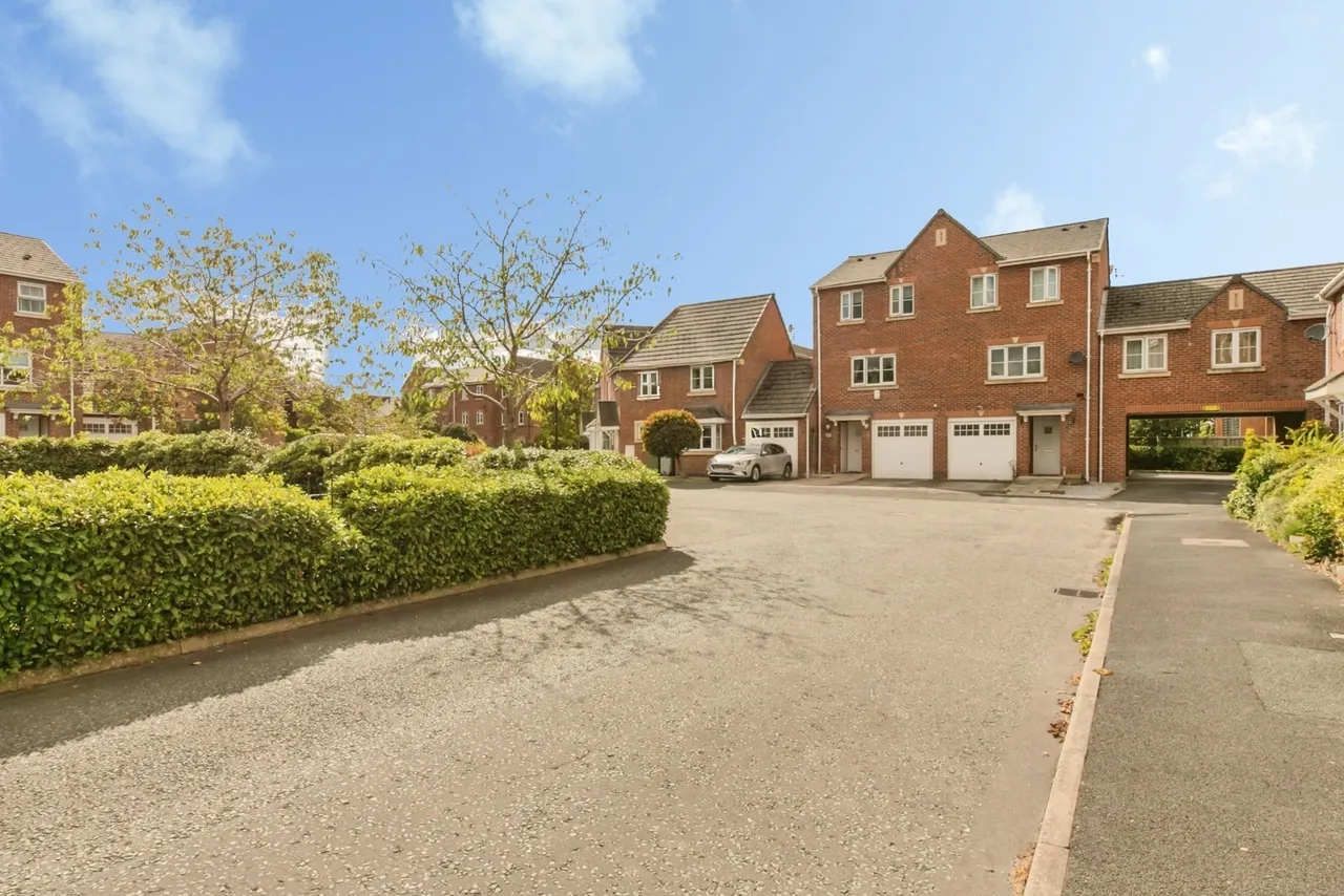 Great Oak Square, Mobberley, Knutsford, Cheshire, WA16, photo 20