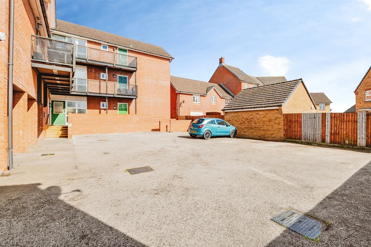 Longacres Bridgend, CF31, photo 9