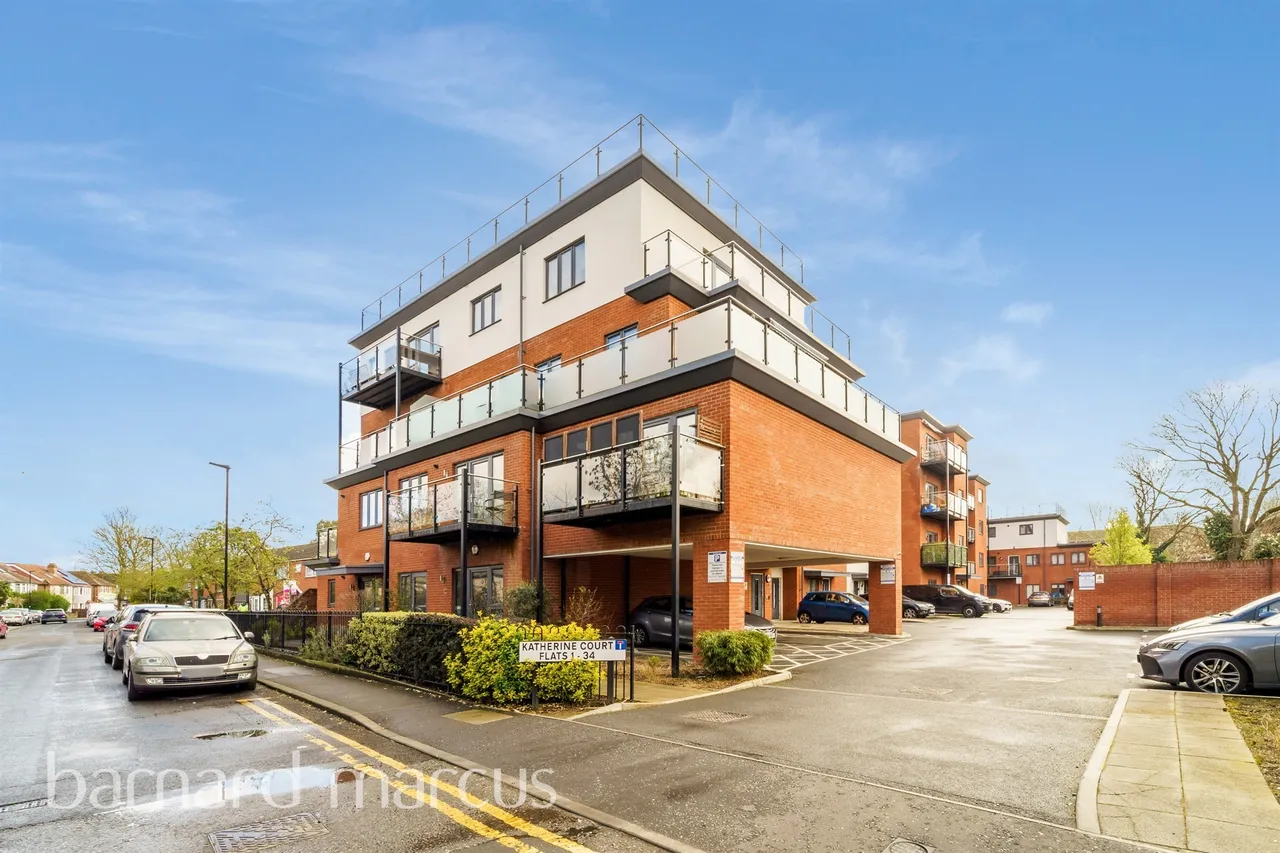 2 bed flat for sale, Park Road, Feltham, TW13