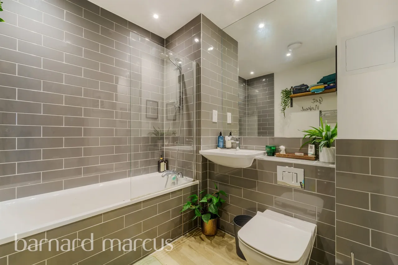 Park Road, Feltham, TW13, photo 7