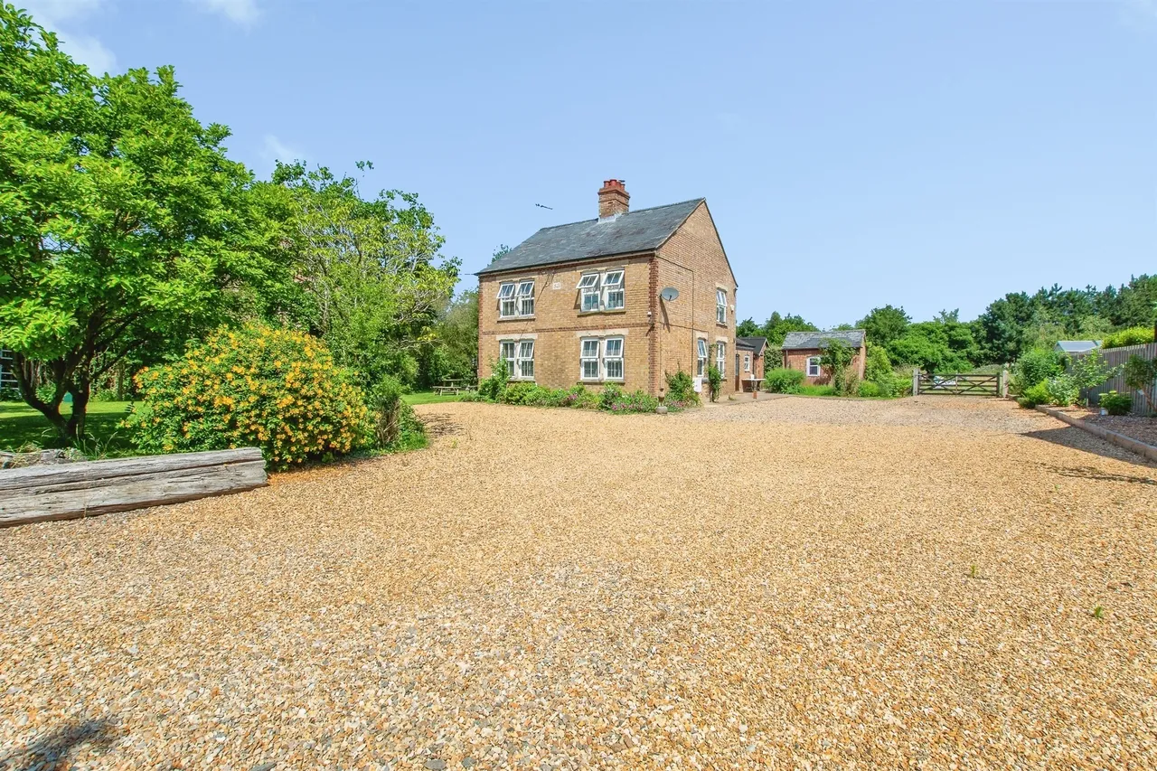 4 bed house for sale — Kirkgate, Tydd St. Giles, Wisbech