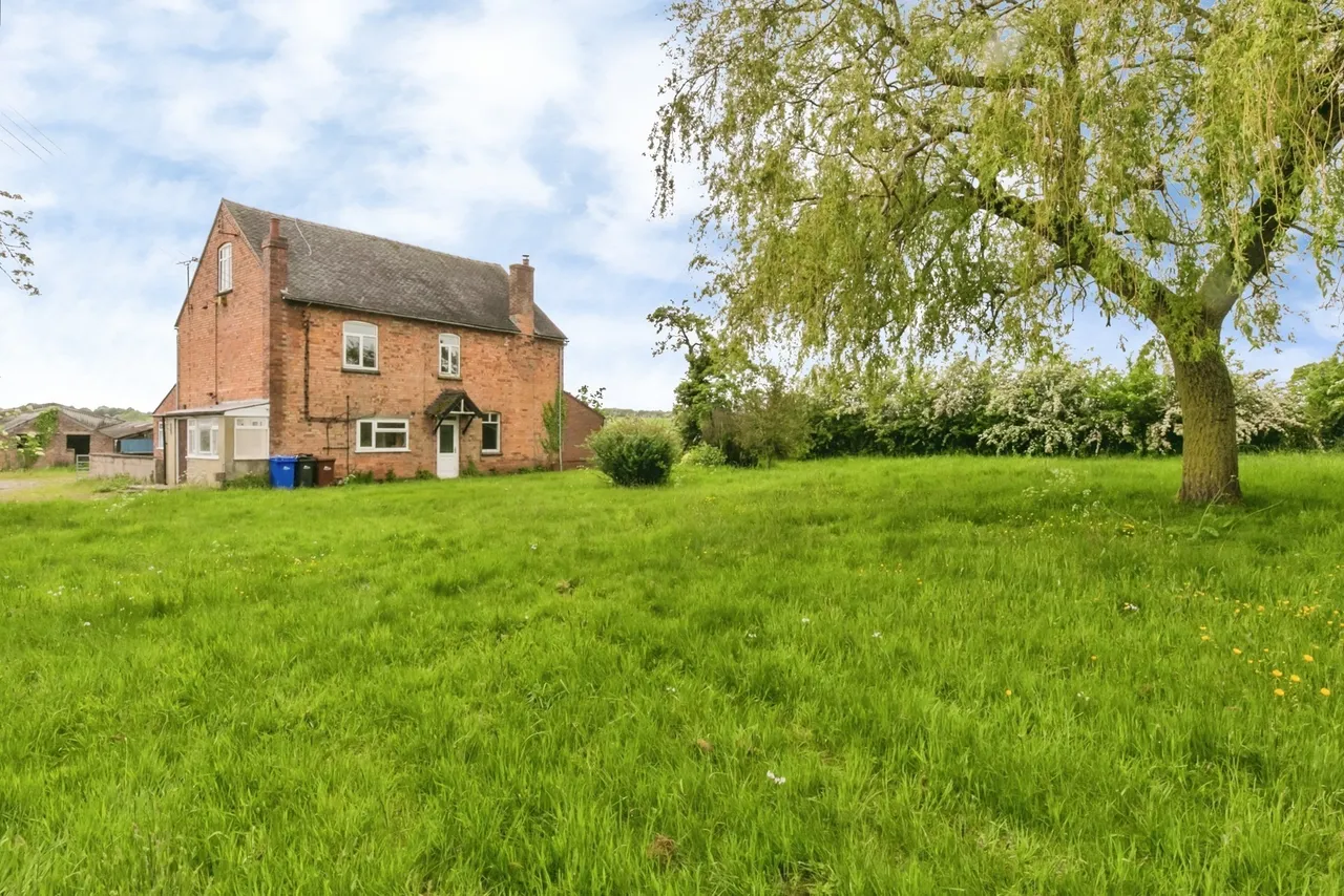 6 bed house for sale — Stone Road, Bramshall, Uttoxeter, Staffordshire, ST14