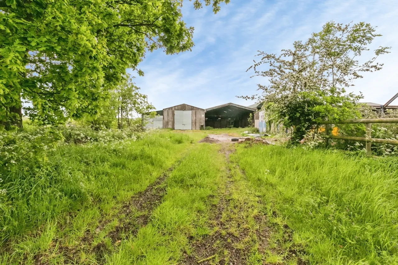 Stone Road, Bramshall, Uttoxeter, Staffordshire, ST14, photo 2