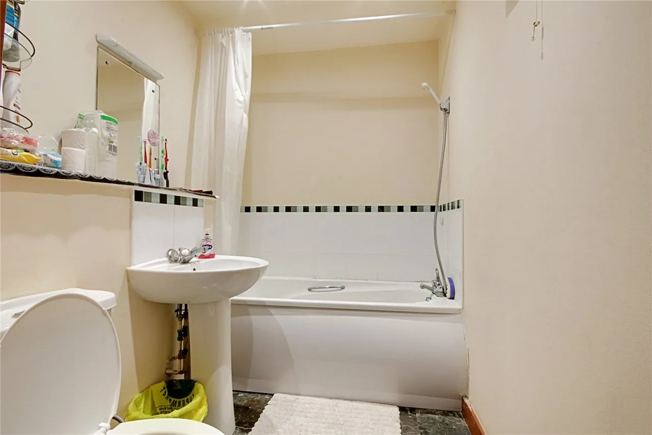 Rossmore Close, EN3, photo 3