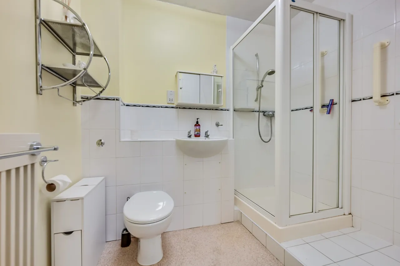 Flat 4 Gibson Court, Romford, Essex, RM1 1AJ, photo 12