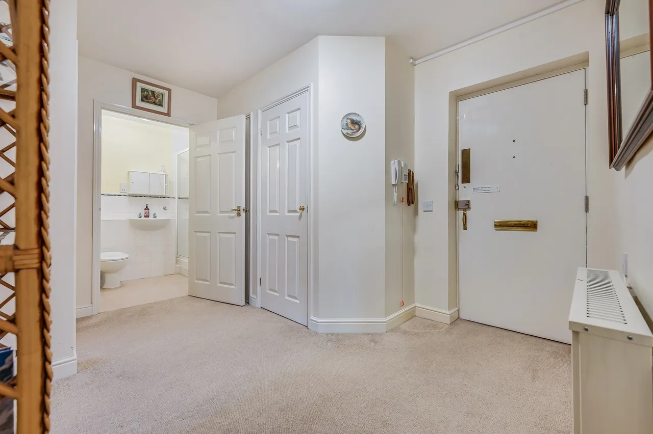 Flat 4 Gibson Court, Romford, Essex, RM1 1AJ, photo 7