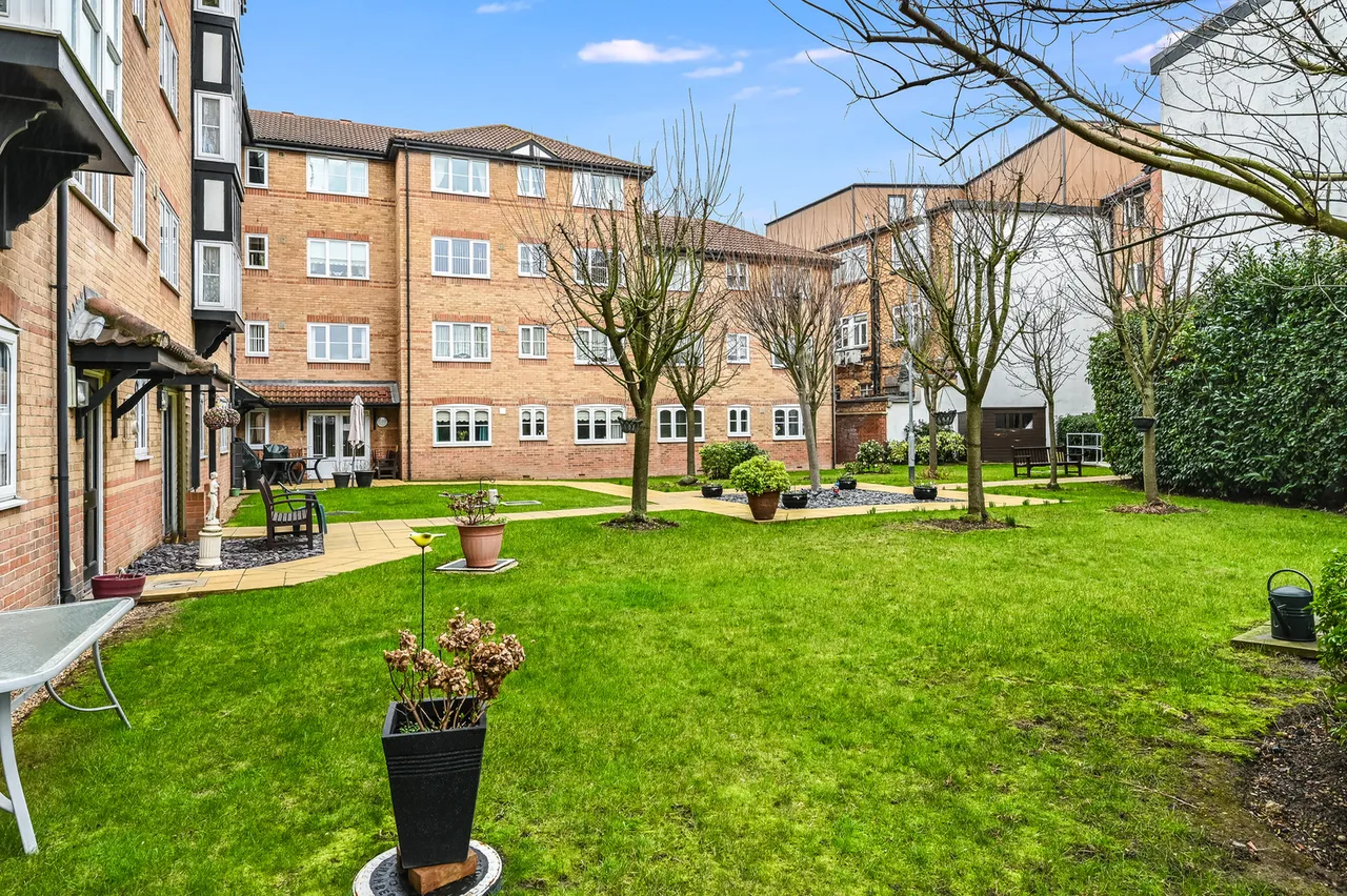Flat 4 Gibson Court, Romford, Essex, RM1 1AJ, photo 15