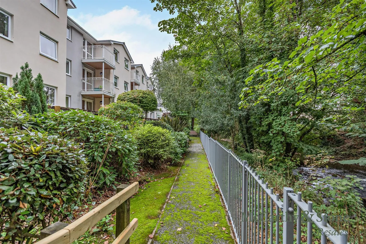 Oaklands Drive, Okehampton, EX20, photo 17
