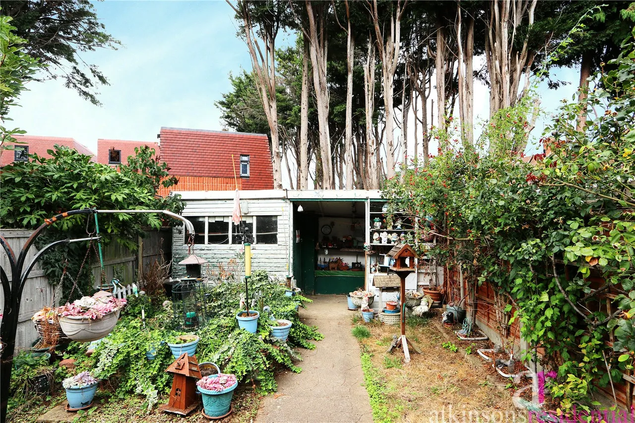 Woodgrange Gardens, Enfield, EN1, photo 16