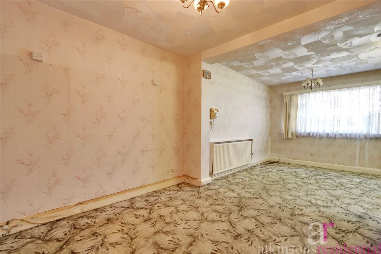 Woodgrange Gardens, Enfield, EN1, photo 8