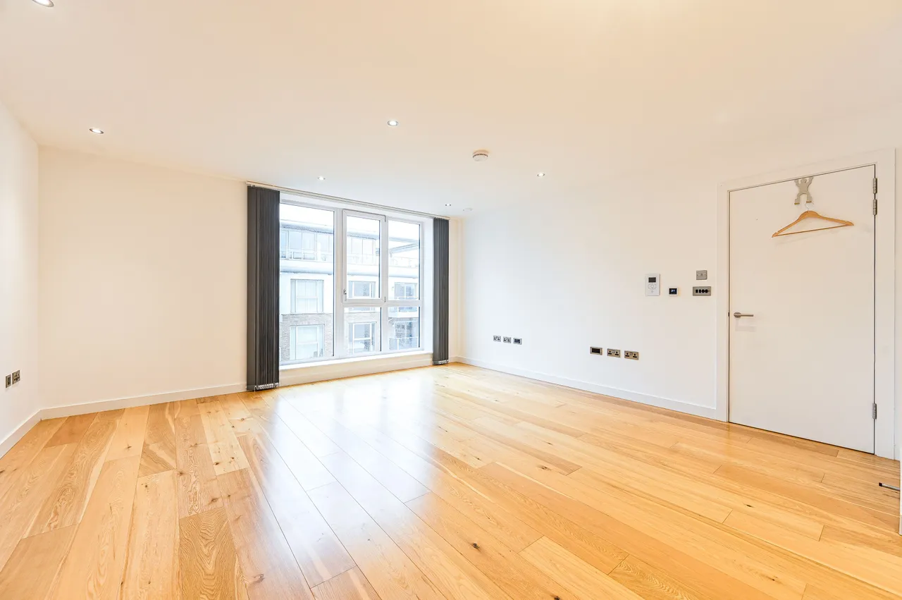 Apartment 47, Glenbrook Apartments, London, photo 6
