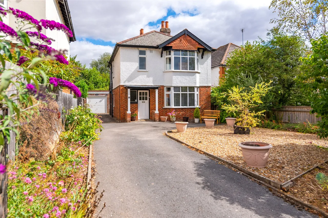 3 bed property for sale, Bourton Road, Buckingham, MK18