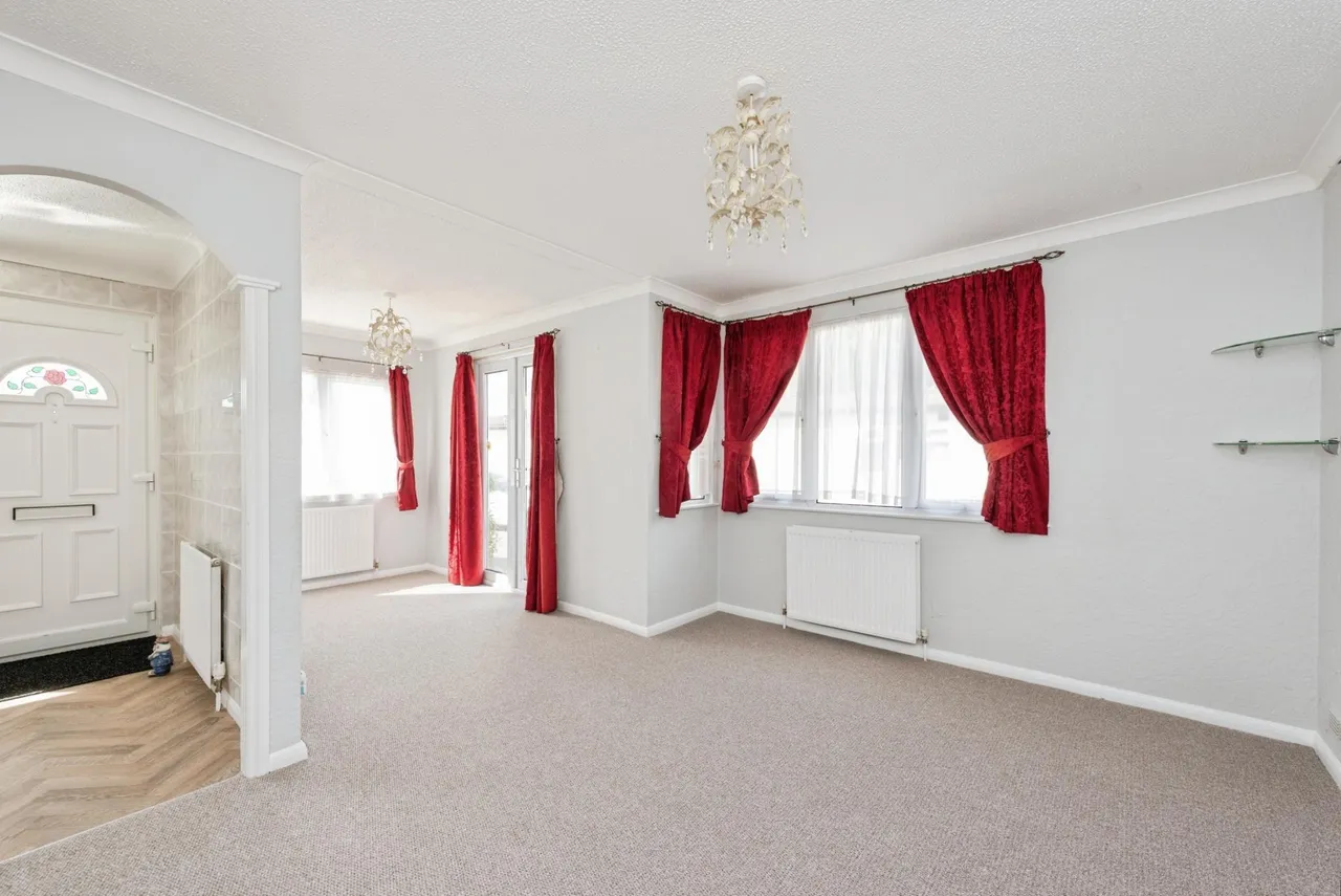 Mead Lane, Chertsey, KT16, photo 8