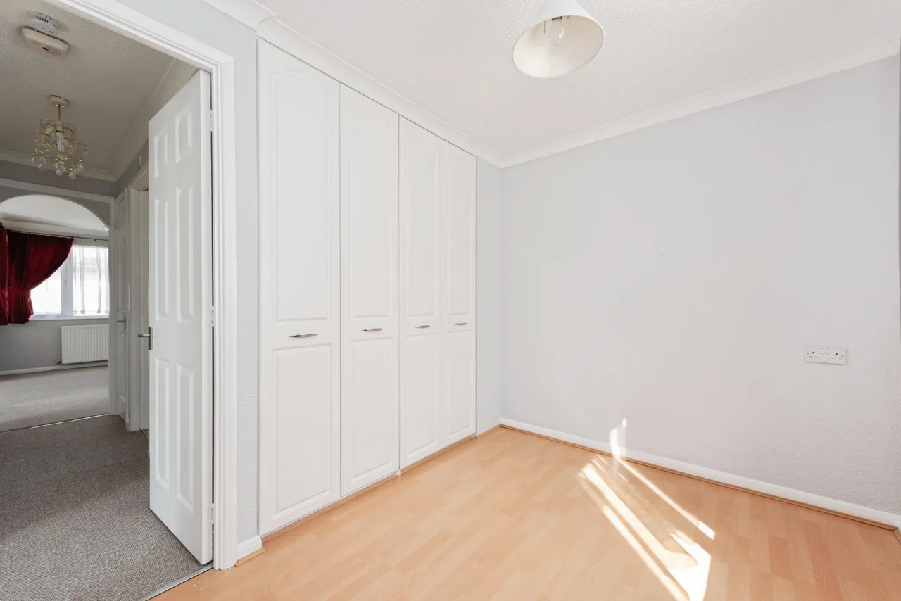 Mead Lane, Chertsey, KT16, photo 12