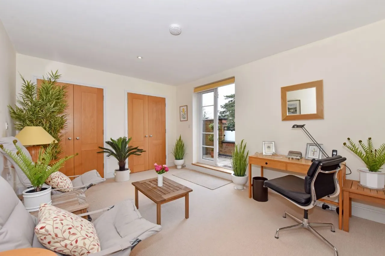 Ethorpe House, Packhorse Road, Gerrards Cross, Buckinghamshire, SL9 8HS, photo 5