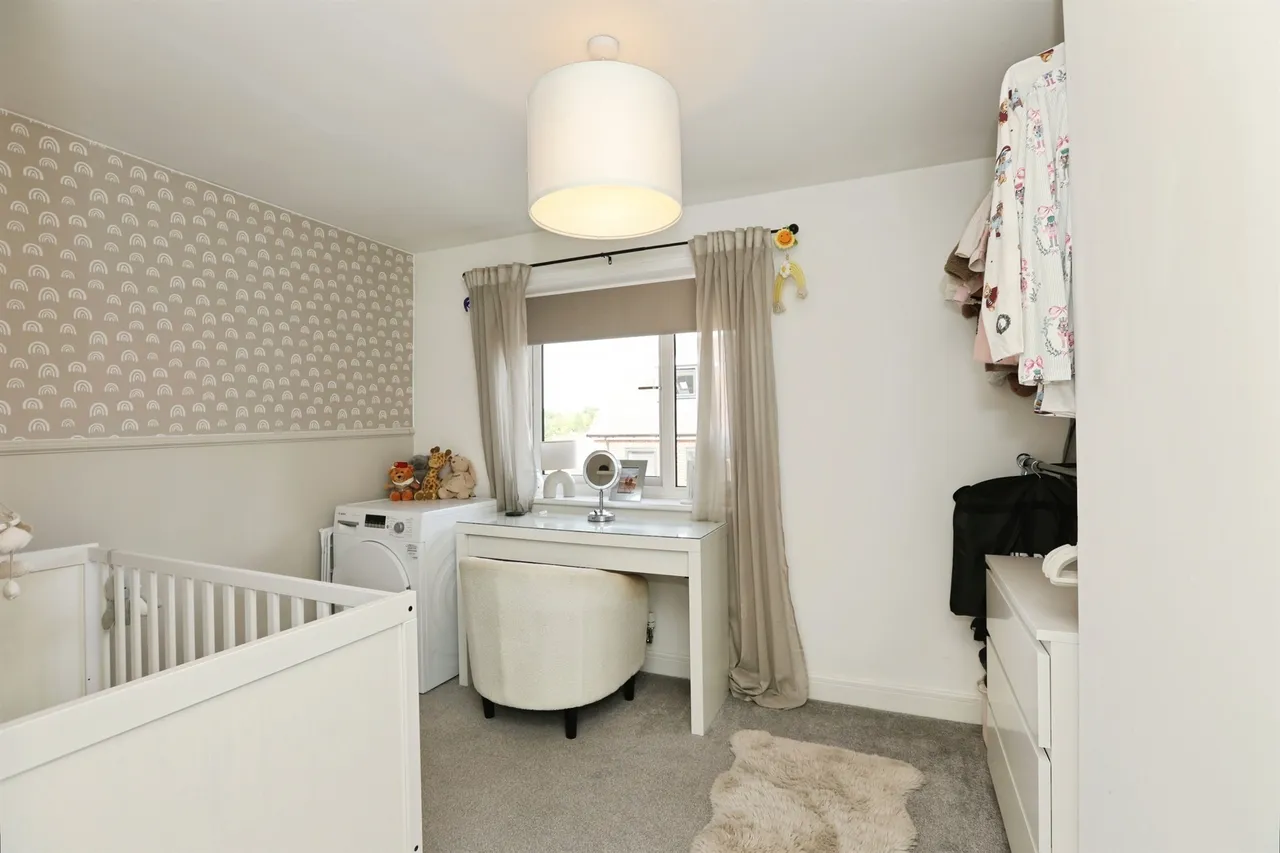 Thistly Field, East Grinstead, RH19, photo 6