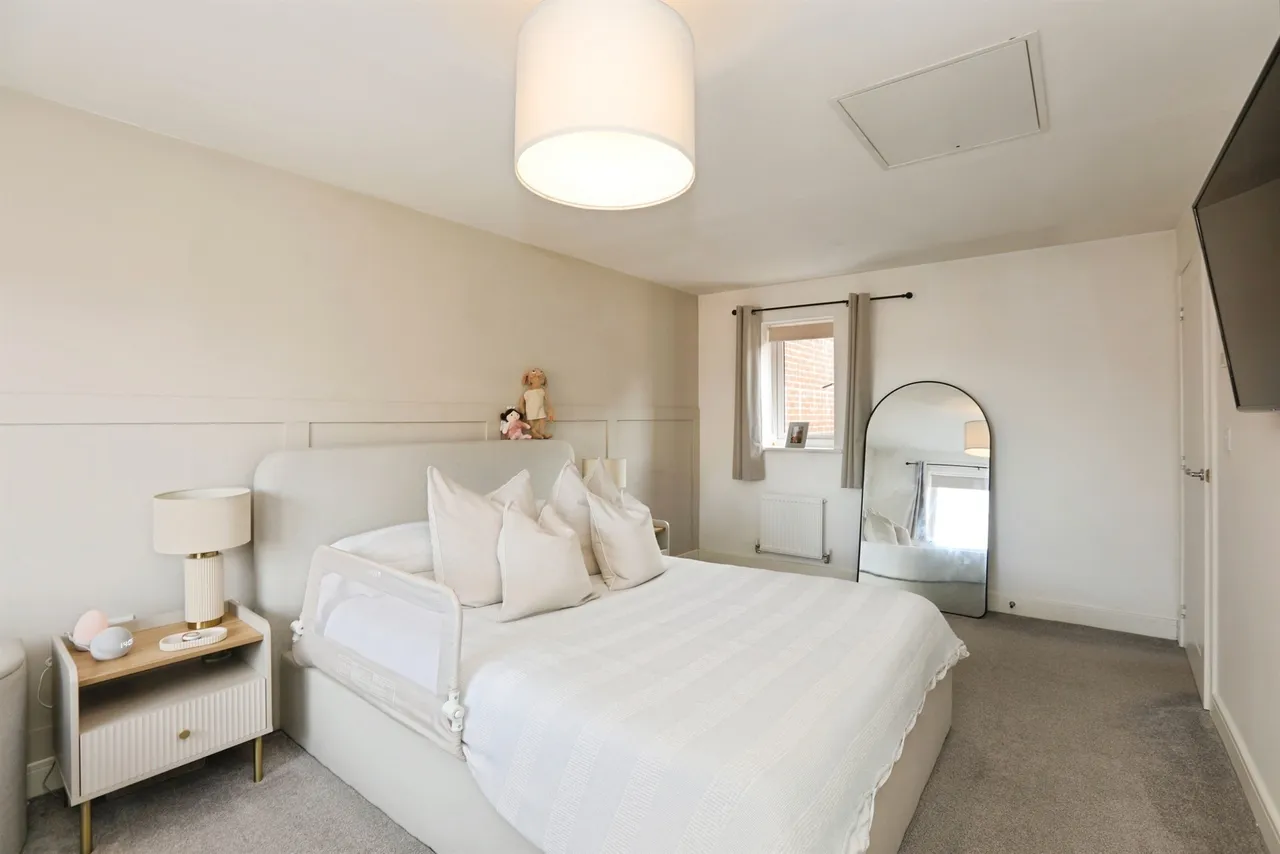 Thistly Field, East Grinstead, RH19, photo 8