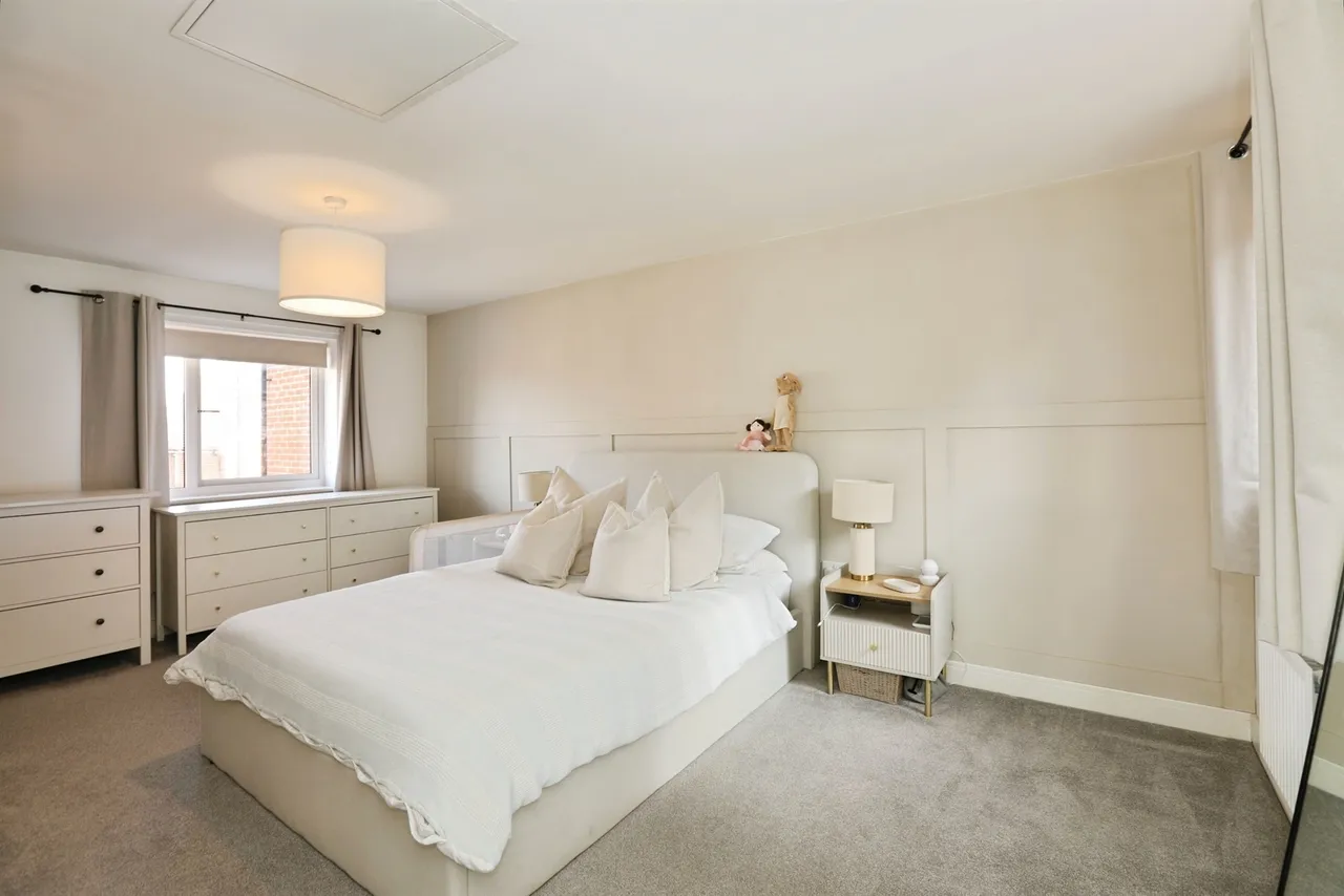 Thistly Field, East Grinstead, RH19, photo 9