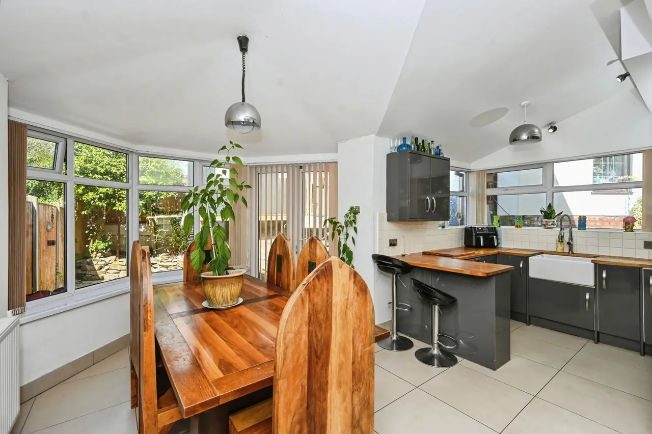 Hillbrae Avenue, St. Helens, WA11, photo 3