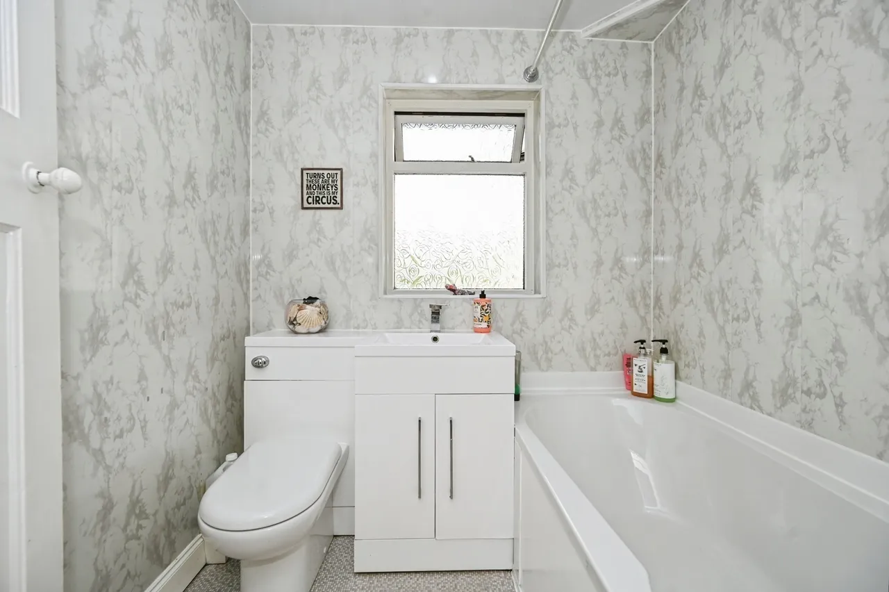 Hillbrae Avenue, St. Helens, WA11, photo 8