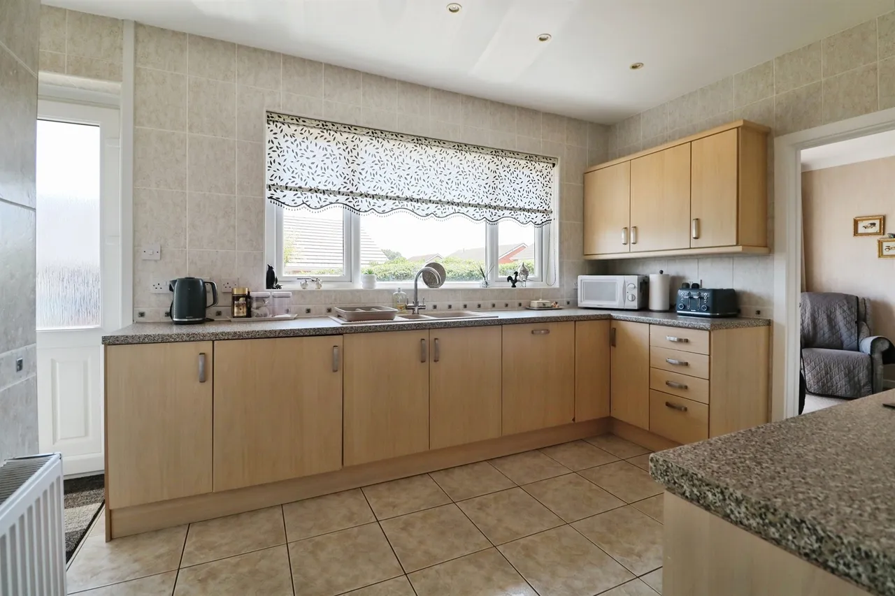 Minehead Avenue, Penarth, CF64, photo 5