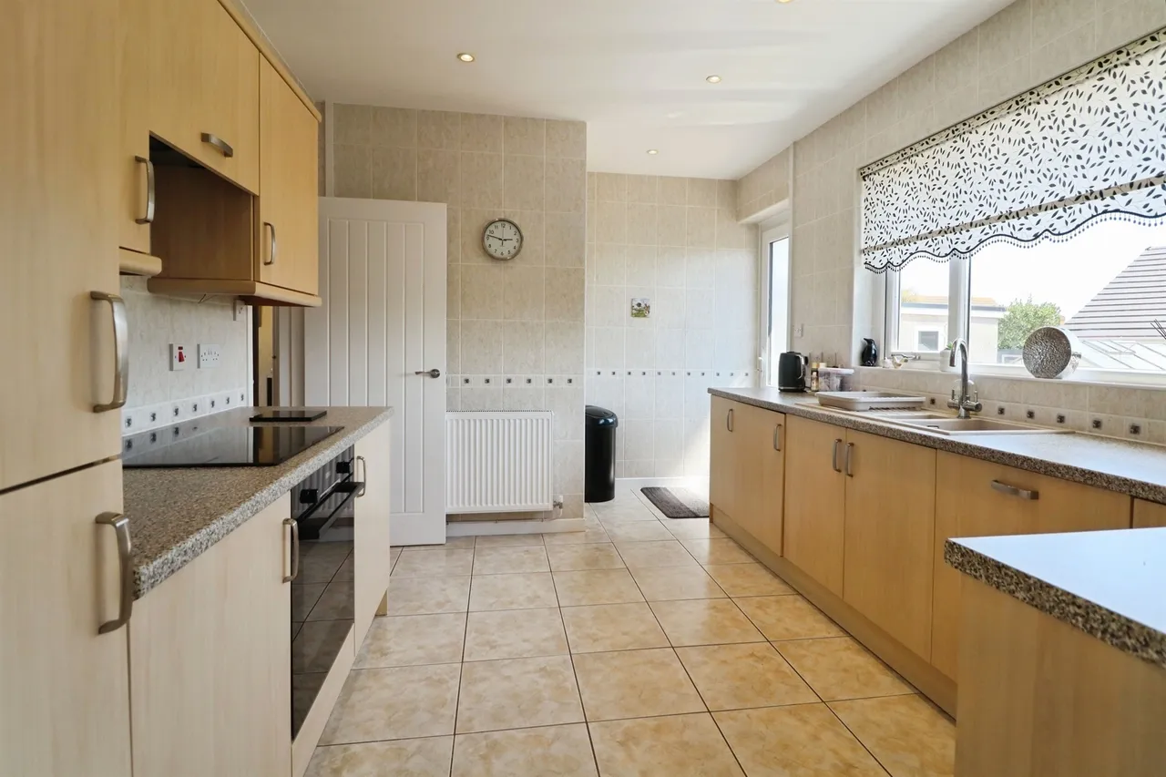 Minehead Avenue, Penarth, CF64, photo 4