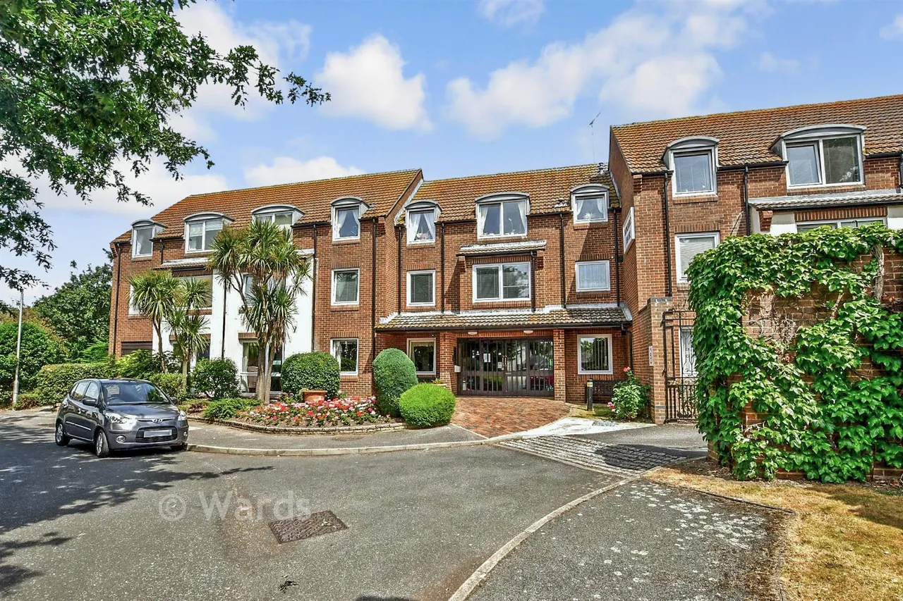 1 bed flat for sale, Hunting Gate, Birchington, CT7