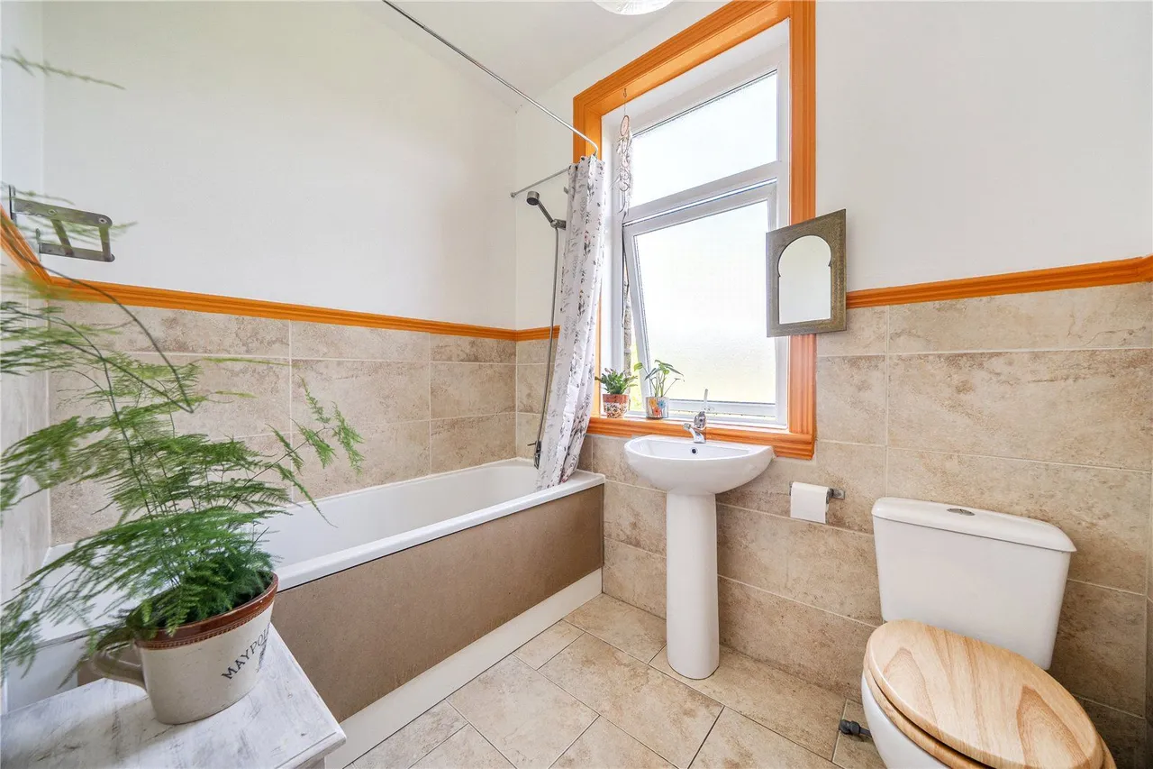 Manchester Road, Linthwaite, HD7, photo 8