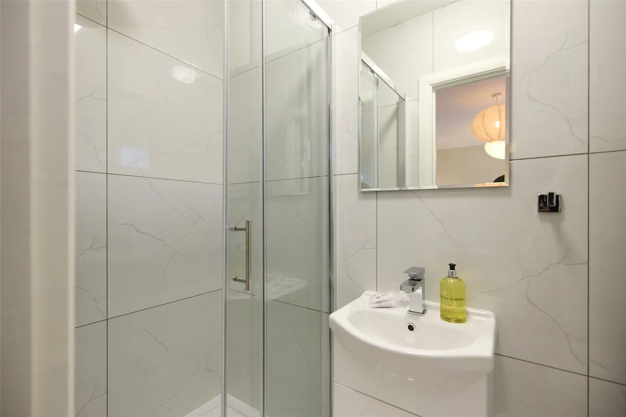 Ravenswood Court, Kingston Hill, KT2, photo 15