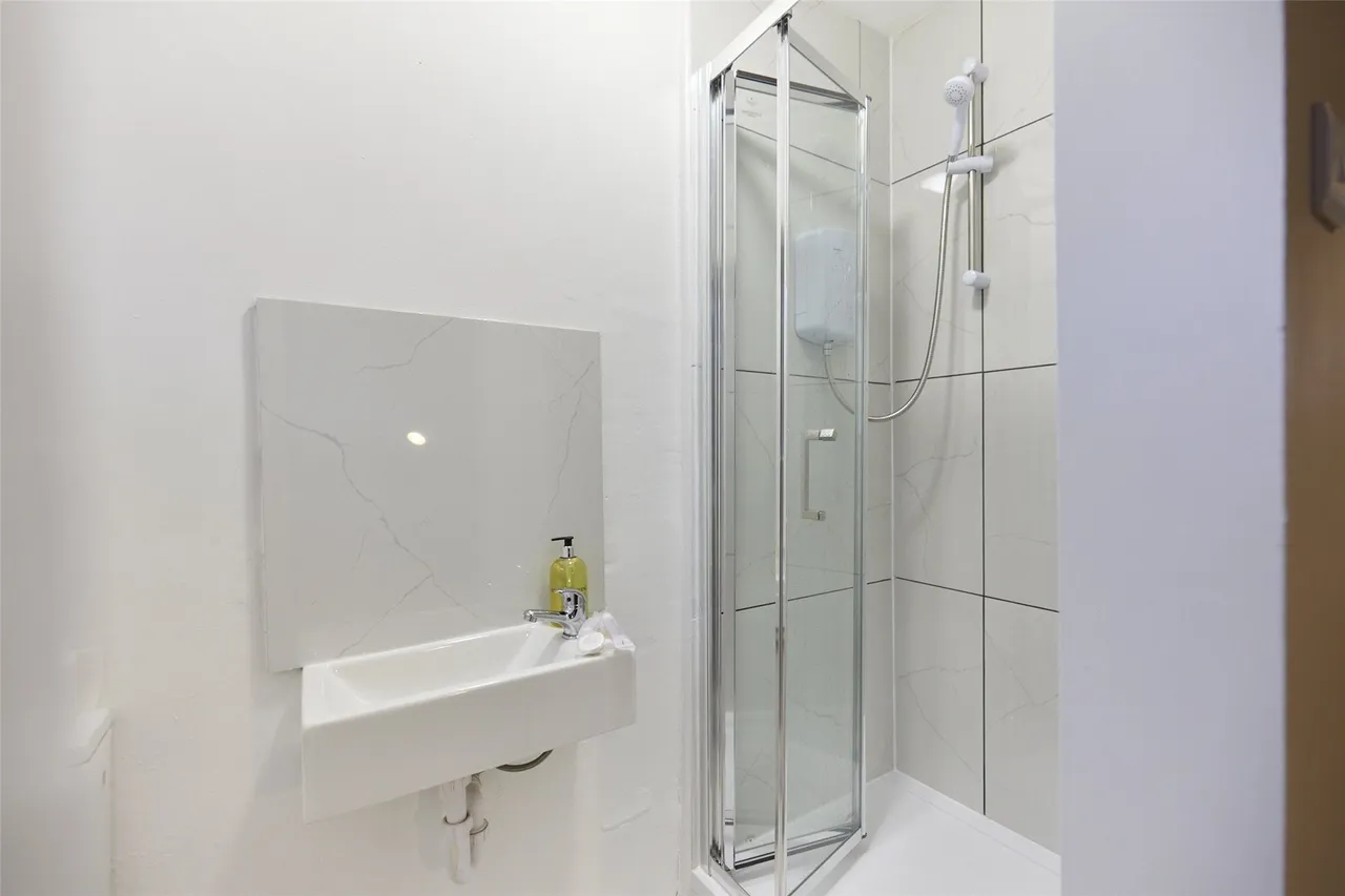 Ravenswood Court, Kingston Hill, KT2, photo 14
