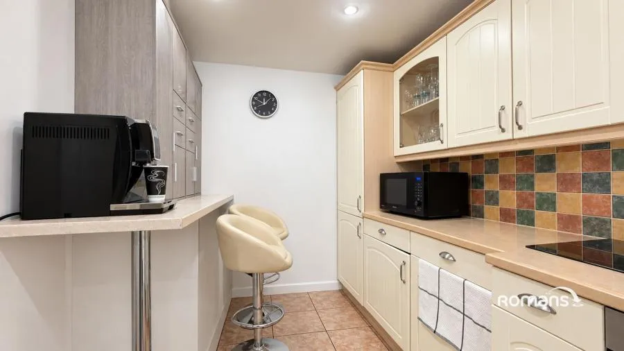 Wood End, Chineham, RG24, photo 6