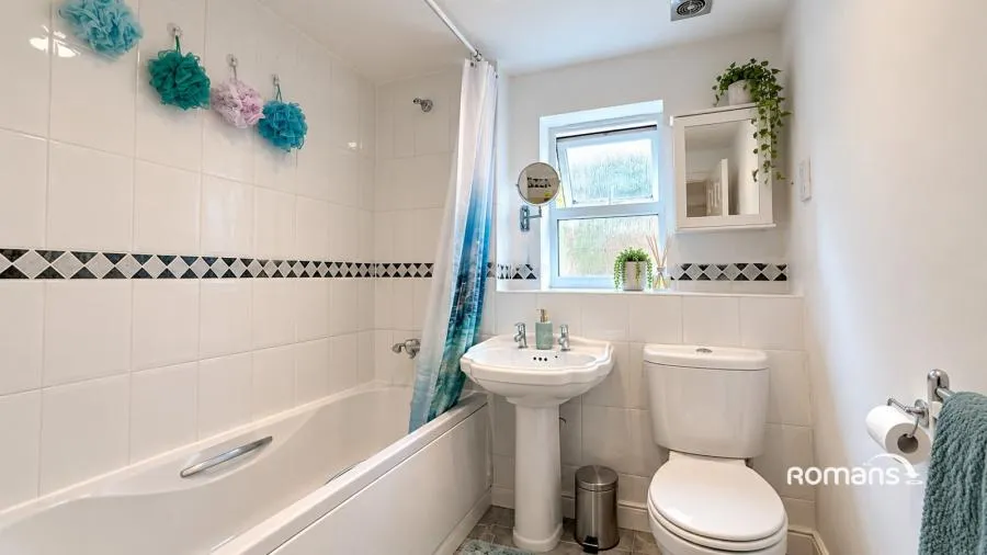 Wood End, Chineham, RG24, photo 15