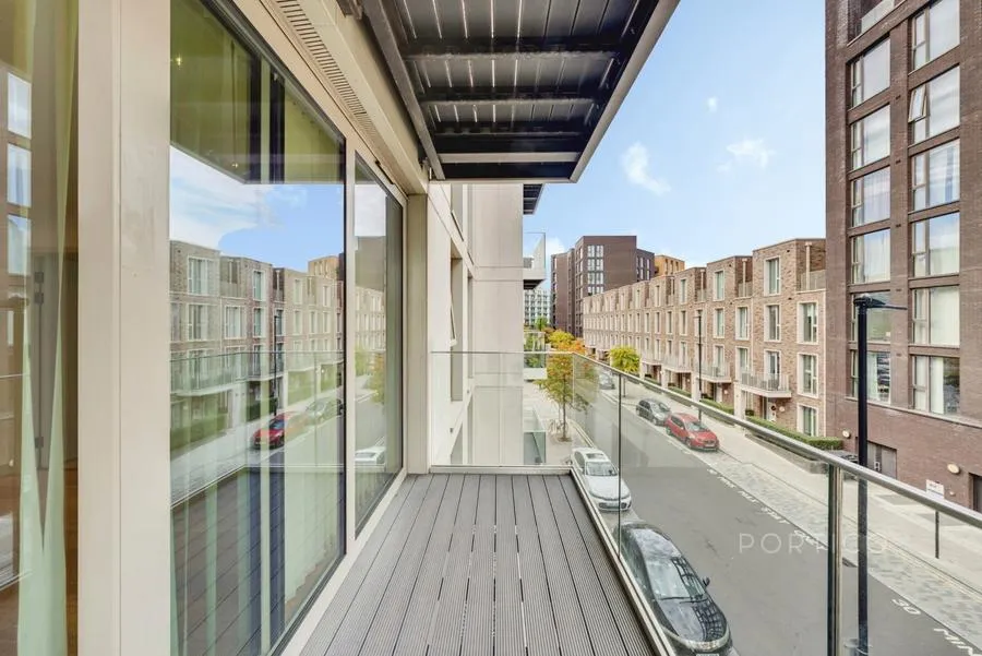 Admiralty Avenue, London, E16, photo 21