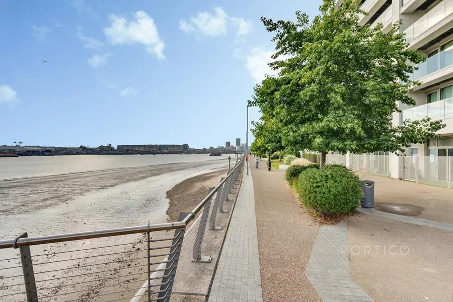 Admiralty Avenue, London, E16, photo 22