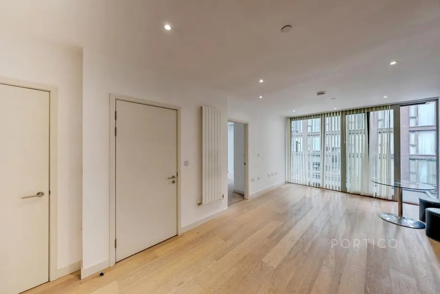 Admiralty Avenue, London, E16, photo 13