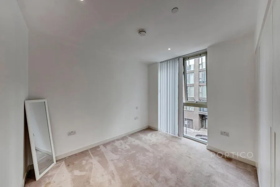 Admiralty Avenue, London, E16, photo 16
