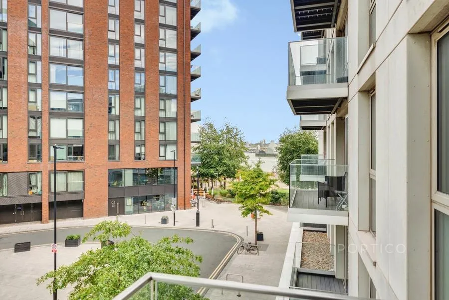 Admiralty Avenue, London, E16, photo 25